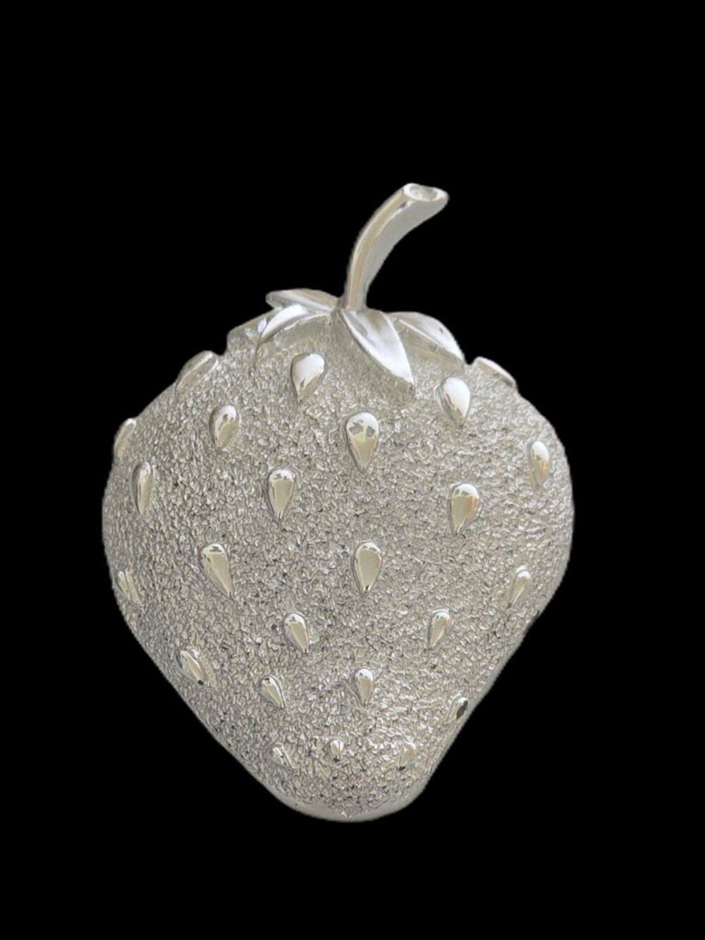 VINTAGE BROOCH PIN SILVER STRAWBERRY SIGNED SARAH COV EXCELLENT